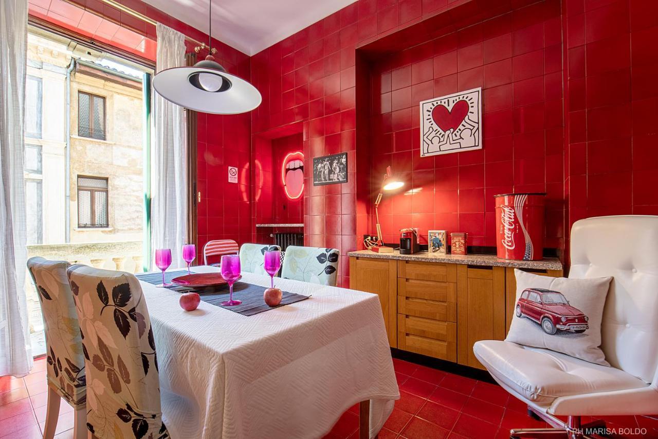 Billie'S Flat Red - Art & Design Apt In Verona Historic Centre Ngoại thất bức ảnh
