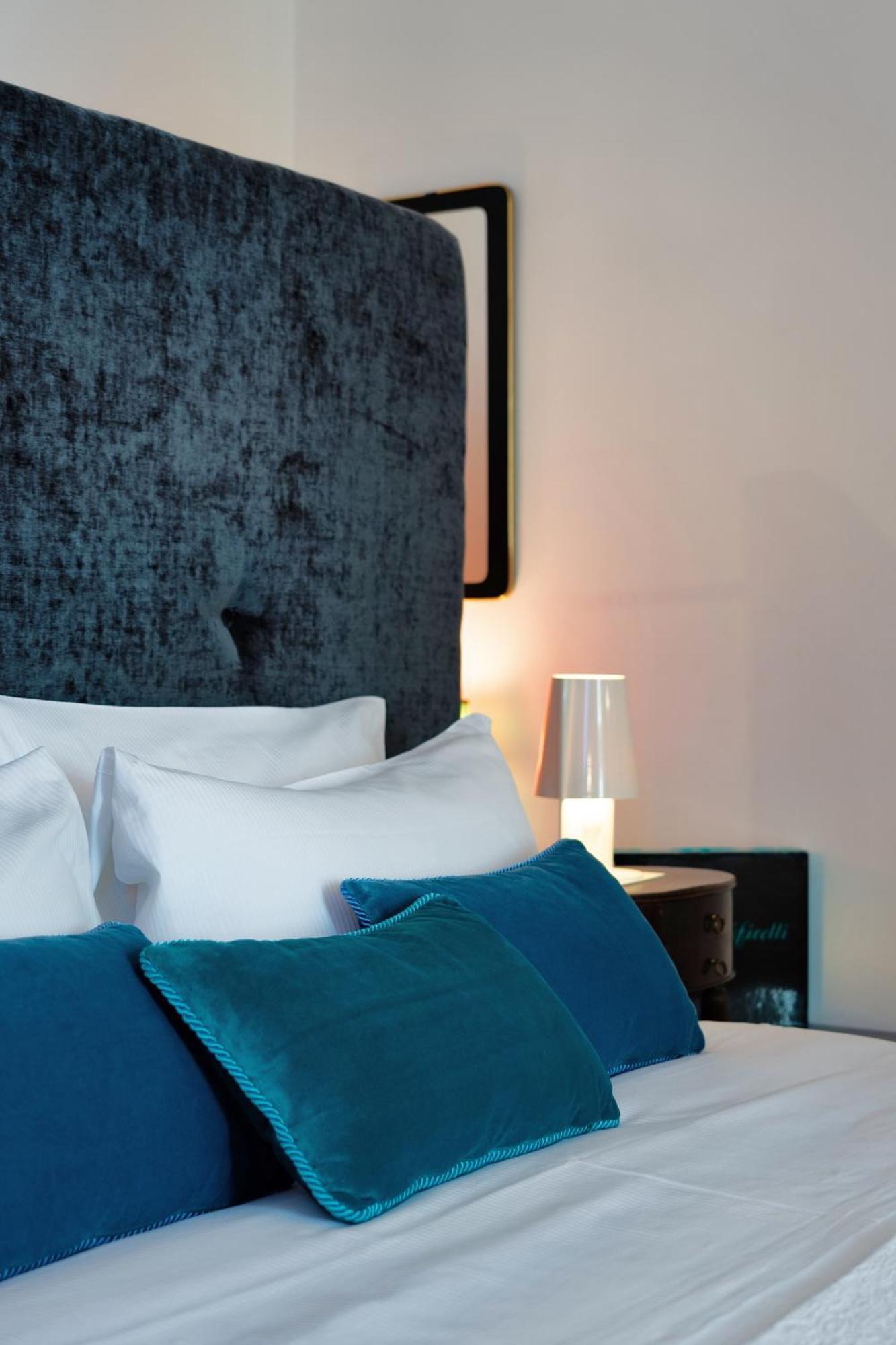 Billie'S Flat Red - Art & Design Apt In Verona Historic Centre Ngoại thất bức ảnh